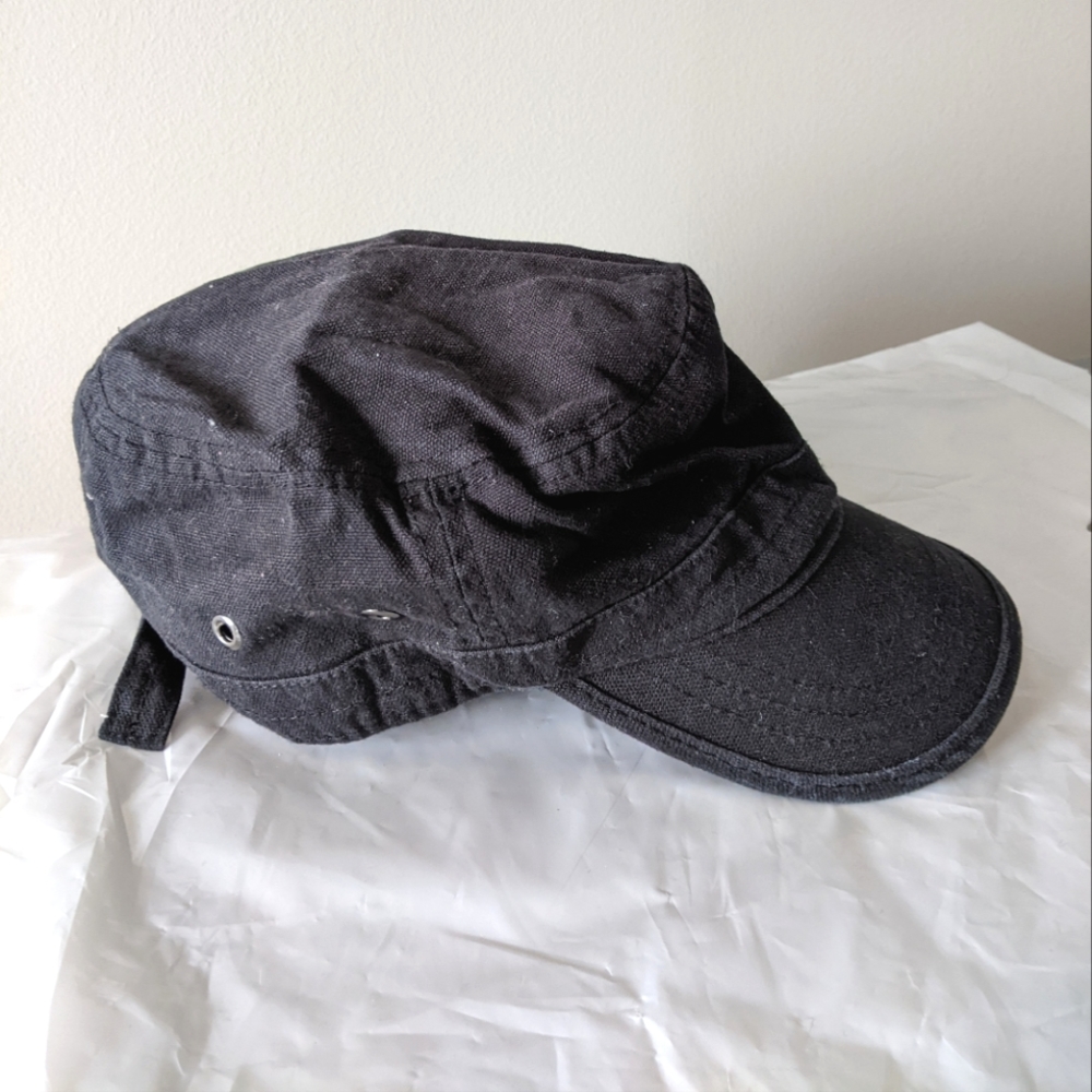 3/$15 H&M Black Paperboy light fabric cap